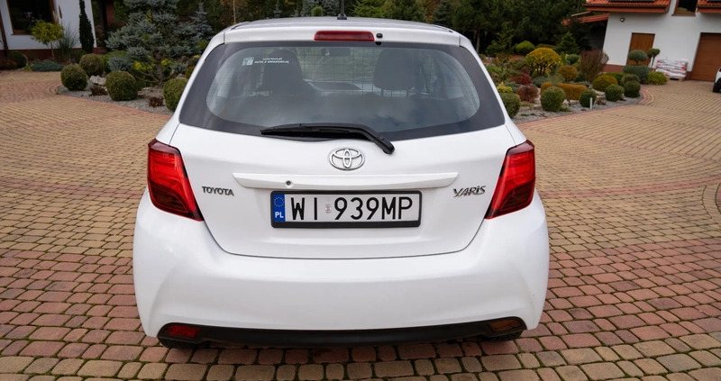 Toyota Yaris cena 32500 przebieg: 114400, rok produkcji 2015 z Sieradz małe 92